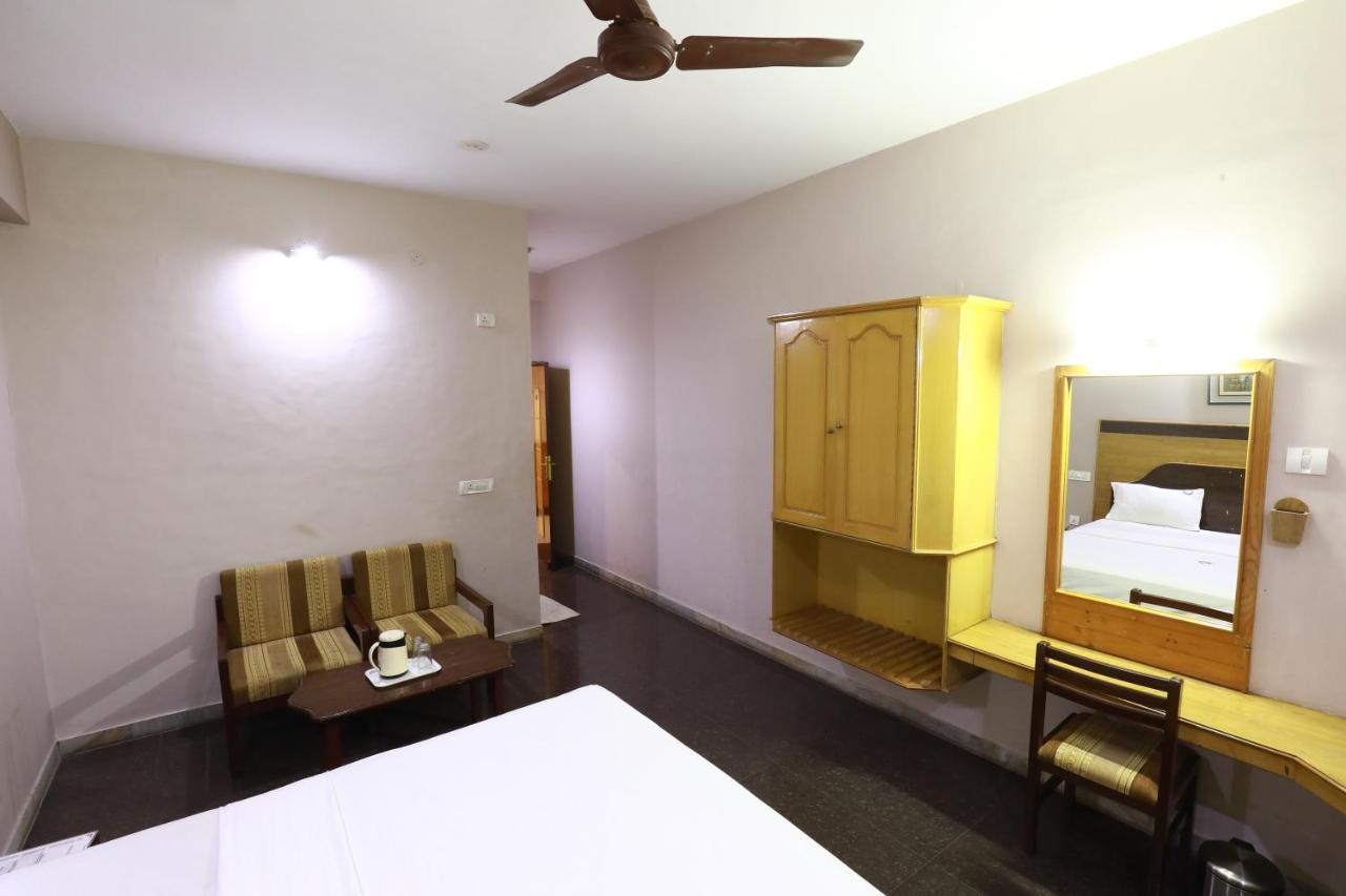 Hotel Mayas Tiruchirappalli Экстерьер фото