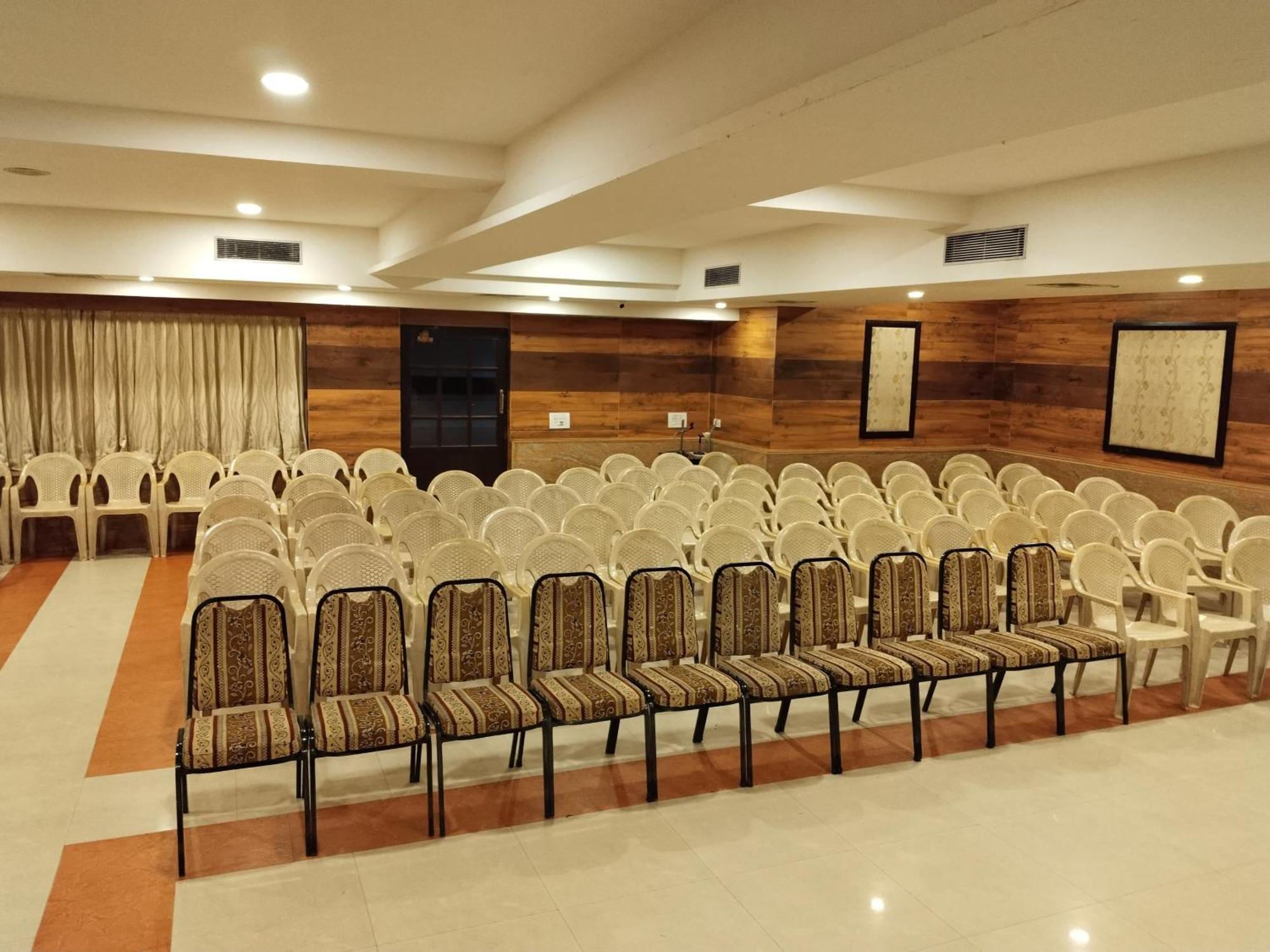 Hotel Mayas Tiruchirappalli Экстерьер фото