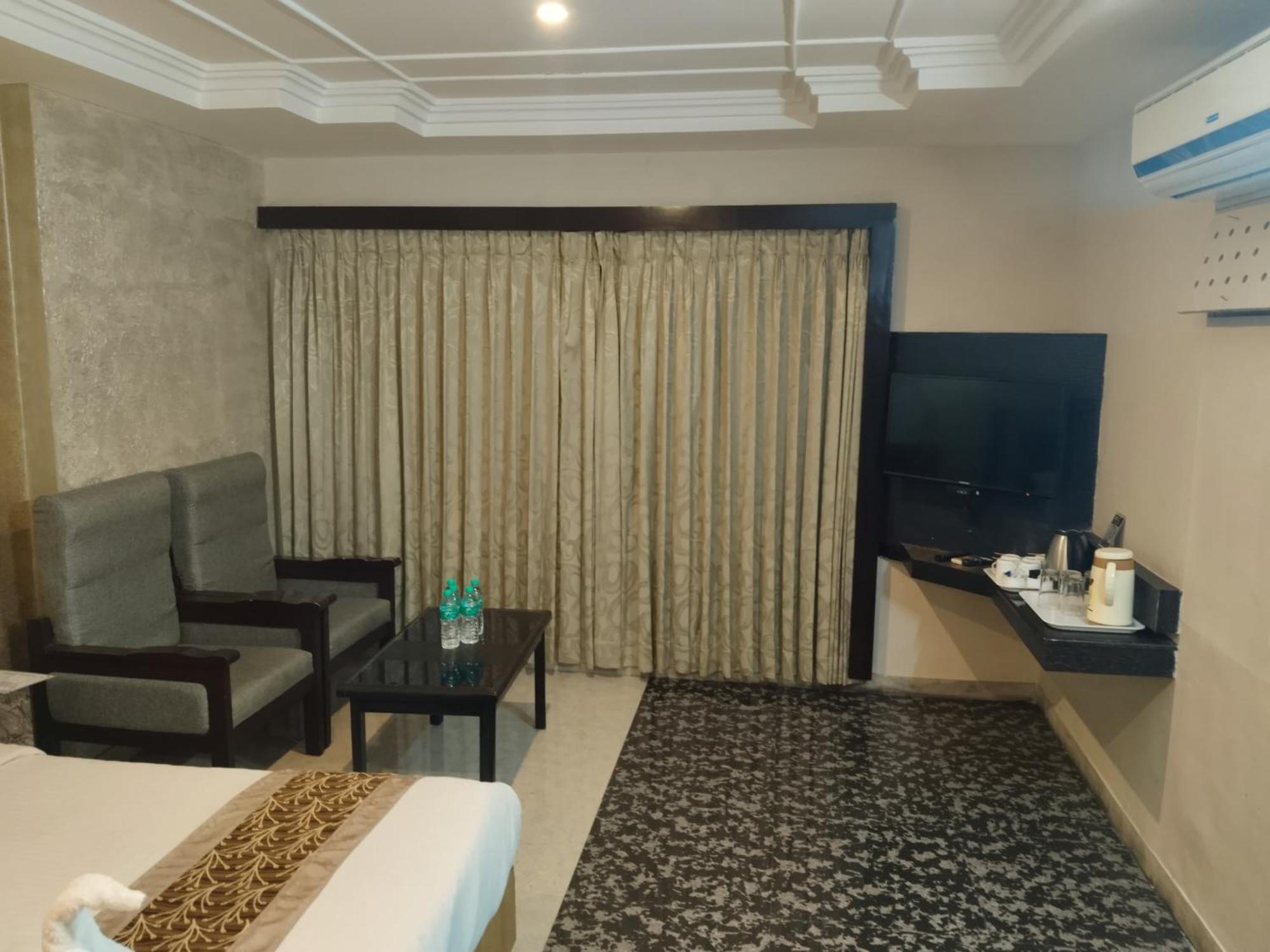 Hotel Mayas Tiruchirappalli Экстерьер фото