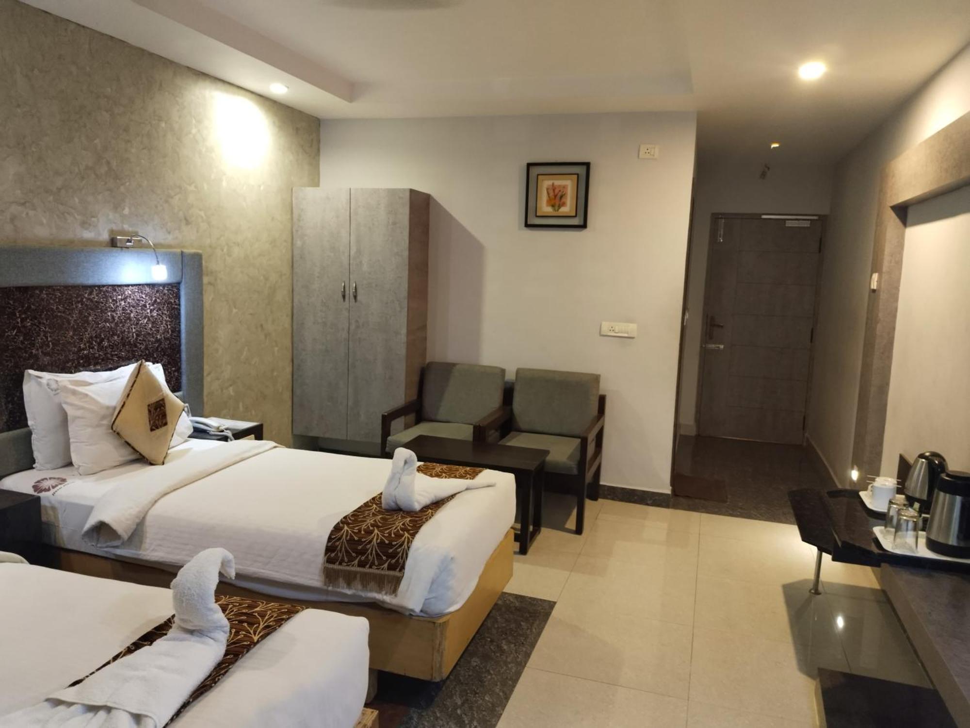 Hotel Mayas Tiruchirappalli Экстерьер фото